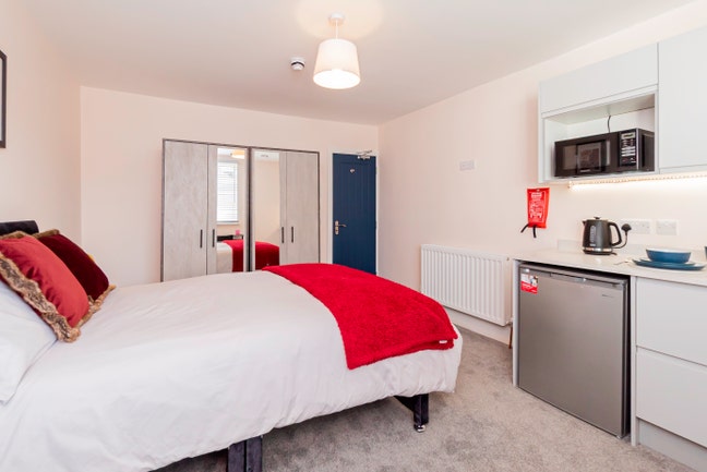 Bright and Spacious Studio available NOW! Main Photo