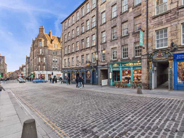 4 Bed HMO Flat 1/6 Worlds End close, Edinburgh Main Photo