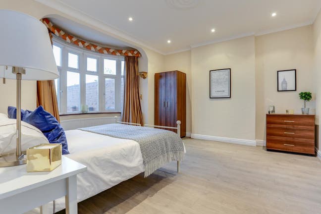 Huge Double Room Main Photo