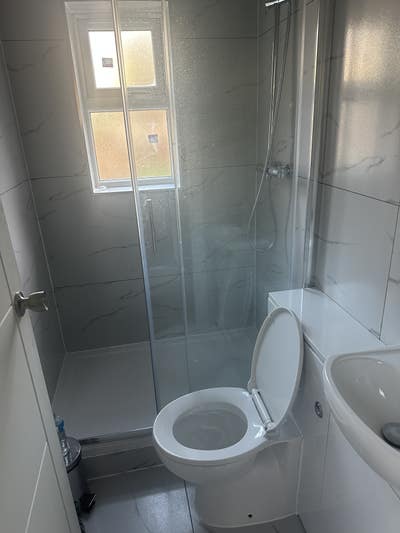 Single Room to Rent  Main Photo