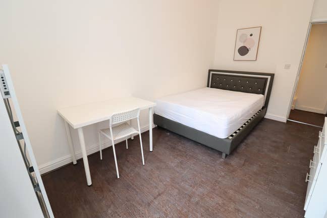 Brixton Hill Rooms Available Now!! Main Photo