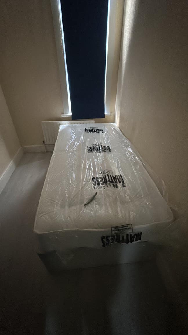 3 rooms left Main Photo