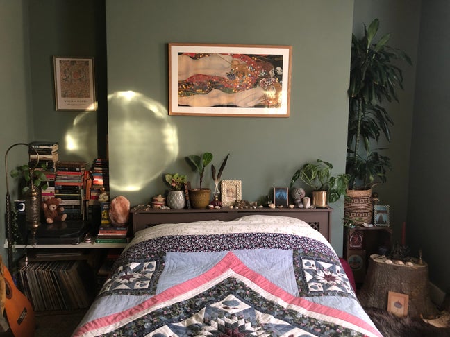 Large double room - mindful womxn’s community Main Photo