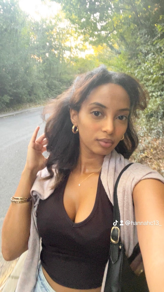 Professional female looking to sublet a room Main Photo