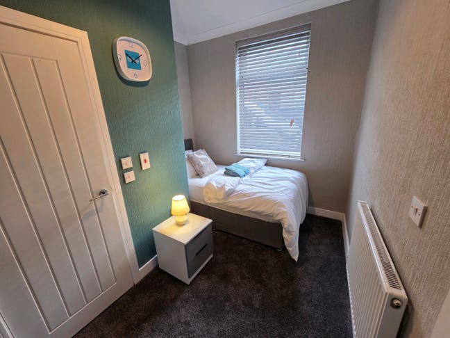 Three Modern En Suite Rooms - Ready To Rent Now!  Main Photo