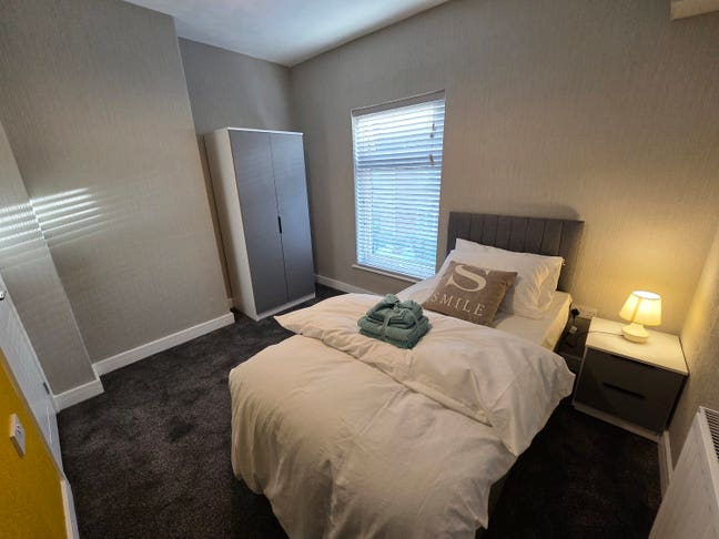 Three Modern En Suite Rooms - Ready To Rent Now!  Main Photo