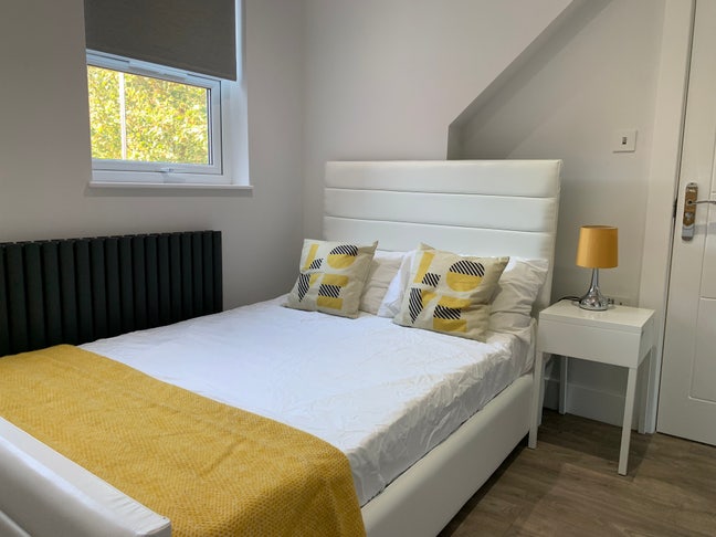 Double Room In Modern Friendly Shared House Main Photo