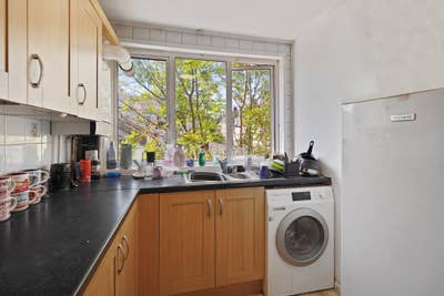 Large 5 bedroom flat! Main Photo