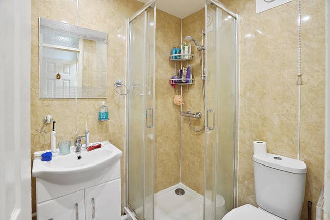 Large 5 bedroom flat! Main Photo