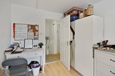 Large 5 bedroom flat! Main Photo