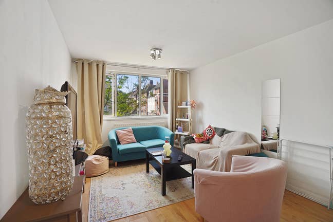 Large 5 bedroom flat! Main Photo