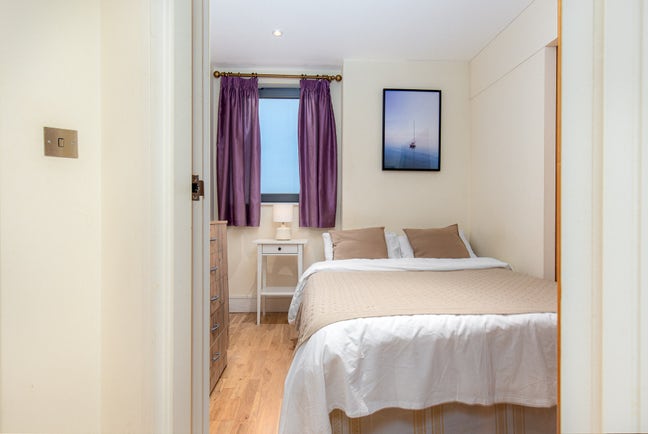 Modern Built in Shared Flat– E14 🏠 Poplar Main Photo