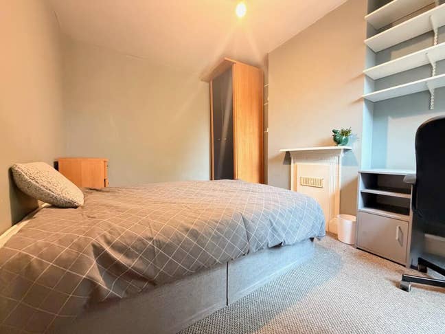 💥Double Rooms Very Close To GRH & City Centre GL1 Main Photo