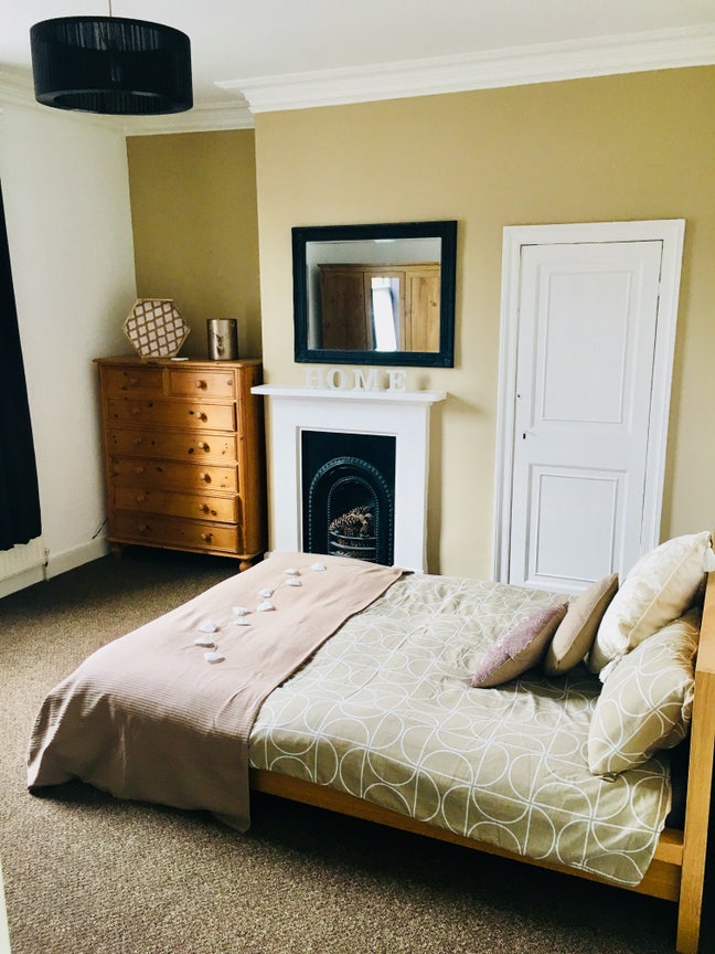 Markham Street - 5 Minutes to Hospital Main Photo