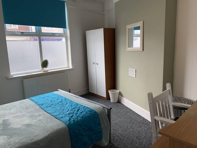 Comfy Room Available NOW Upperton Road! Main Photo