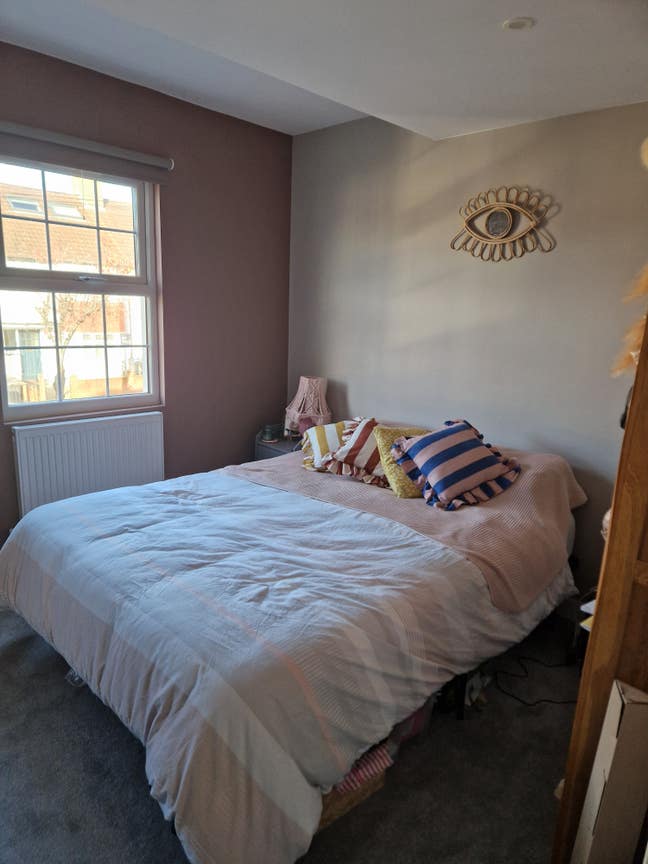 Double room, office/studio and private bathroom Main Photo