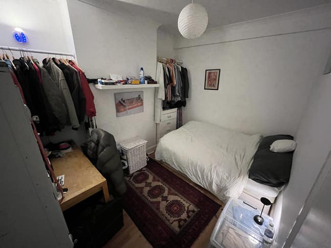 Room Available to rent in Mile End Main Photo
