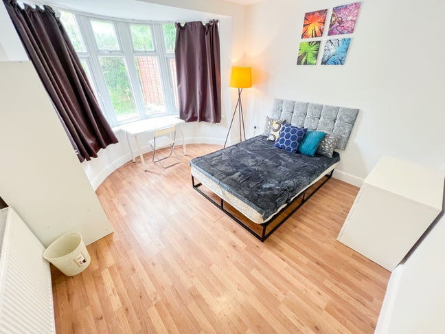 🏡 Furnished Double Room by MDX Uni ✨ Main Photo