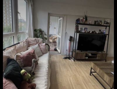 One out of 2 rooms available in Old street! Main Photo