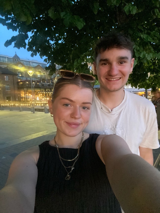 Couple looking for 1 or 2 bed in Putney  Main Photo