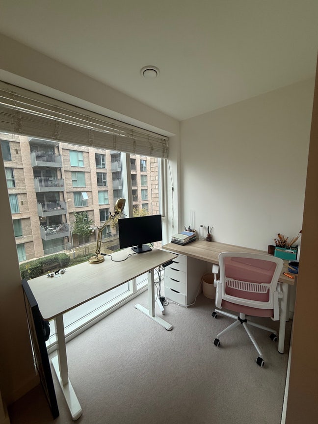 Sub Let in Westferry Main Photo