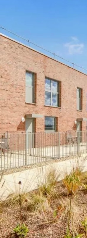 Lease takeover 2 bed 2.5 bath top floor duplex SE8 Main Photo