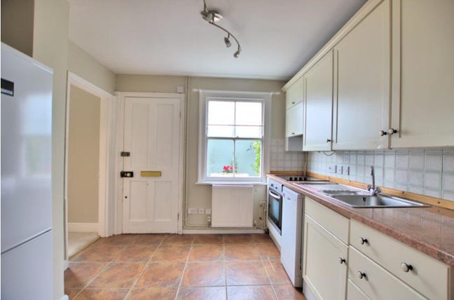 Charming 2-bedroom cottage in Cambridge City Main Photo