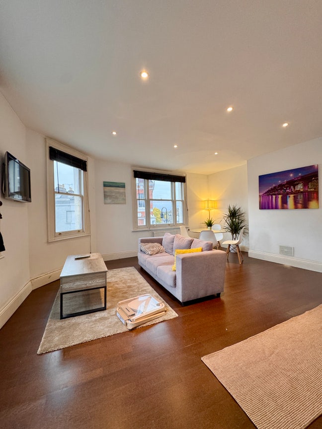 3 newly decorated en-suite, Fulham Main Photo