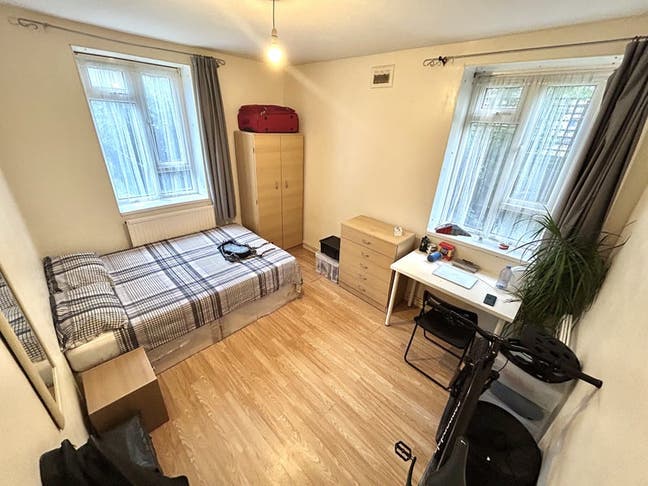 Double Room in Bow E3 - All Bills Included Main Photo
