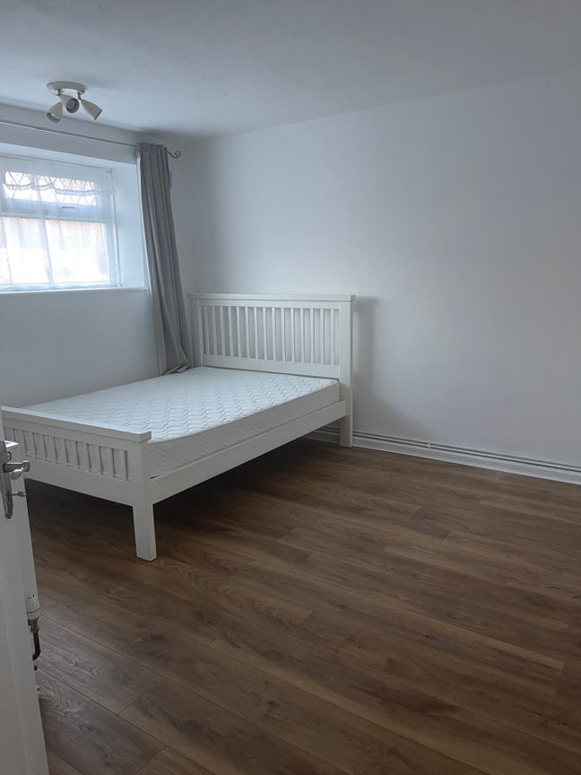 Room to rent Cheshunt Main Photo