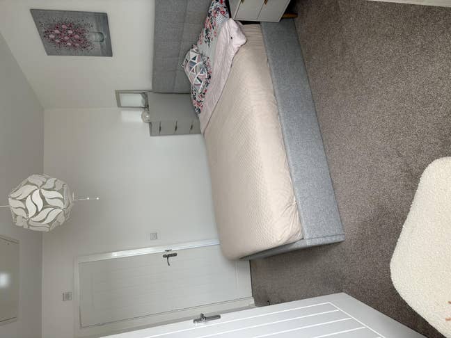 Furnished room with a private bathroom. Main Photo