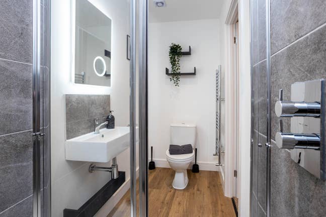 Double Ensuite Room in Quality Co-Living Main Photo
