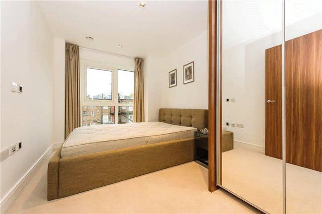 Luxury 2 Bed, 2 Bath Flat on Ealing Broadway, W5 Main Photo