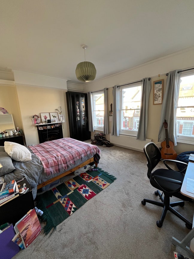 Spacious Clapham North room Main Photo