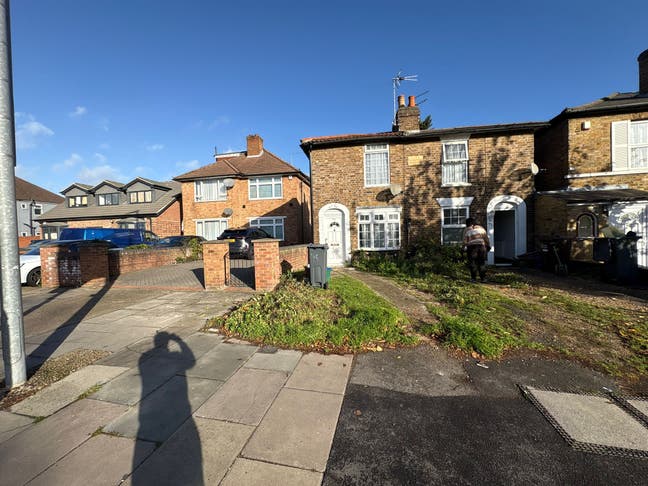 2 Bed Semi Detached House Available Main Photo