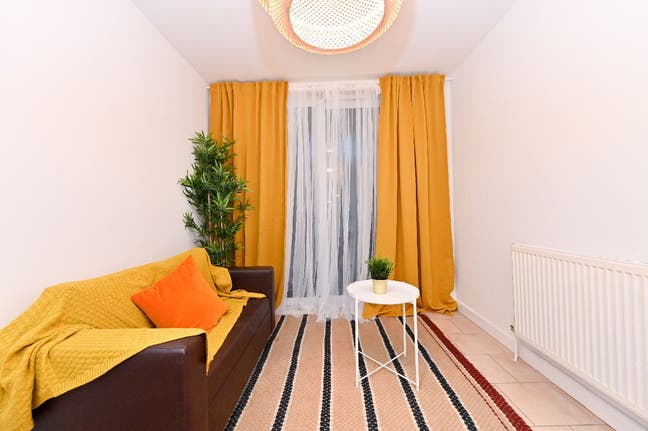 Bright Double Room by Caledonian Road N7 Main Photo