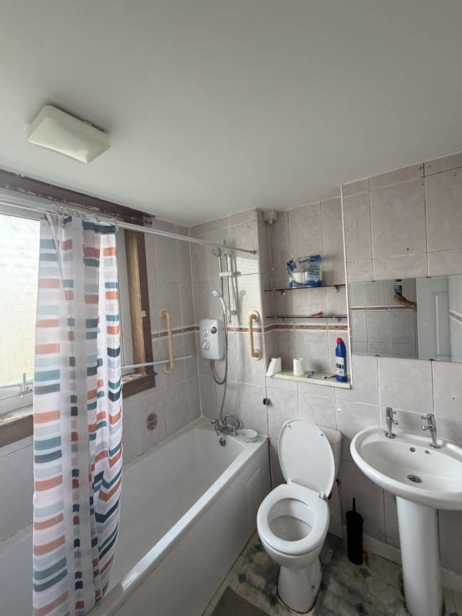 Double bedroom available for short / Long term Main Photo