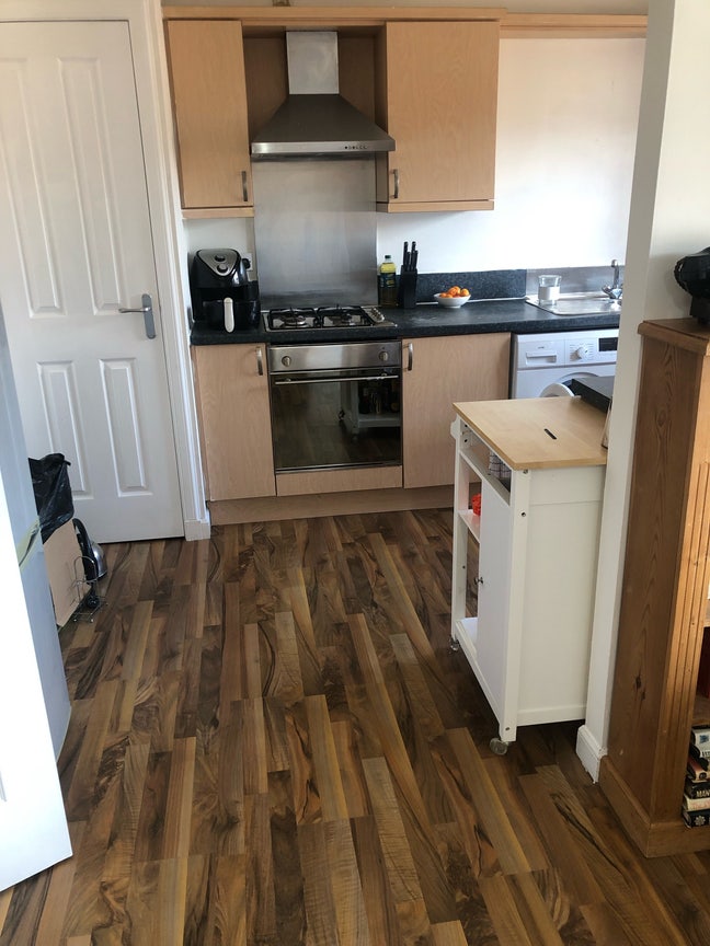 Fabulous denistoun Main Photo