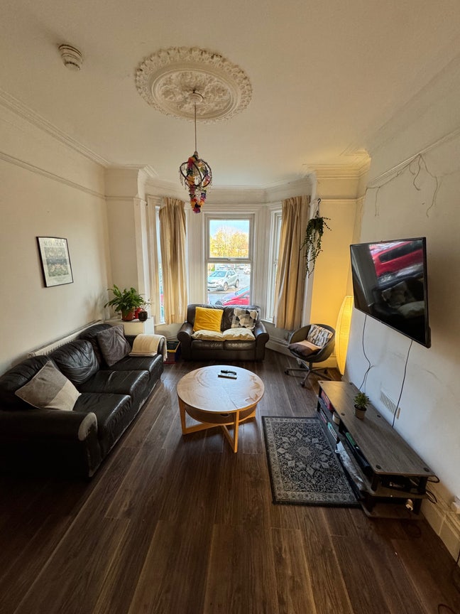 Double bedroom 1st Dec Main Photo