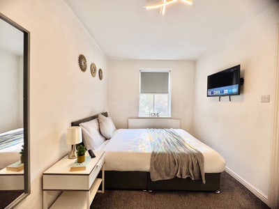 Gorgeous Ensuite in Presto Road HA98SR Main Photo