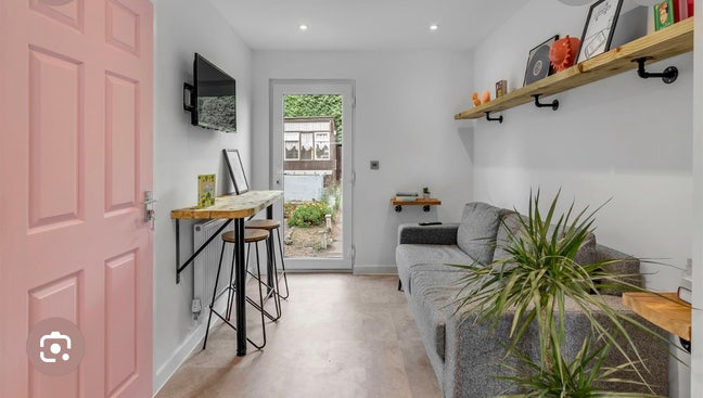 56 Buckingham Road. Room available.  Main Photo