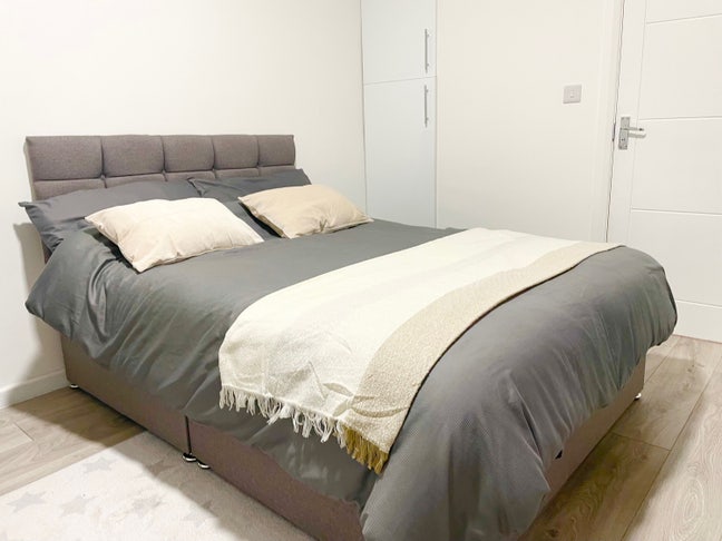 Studio Room near Underground  Main Photo