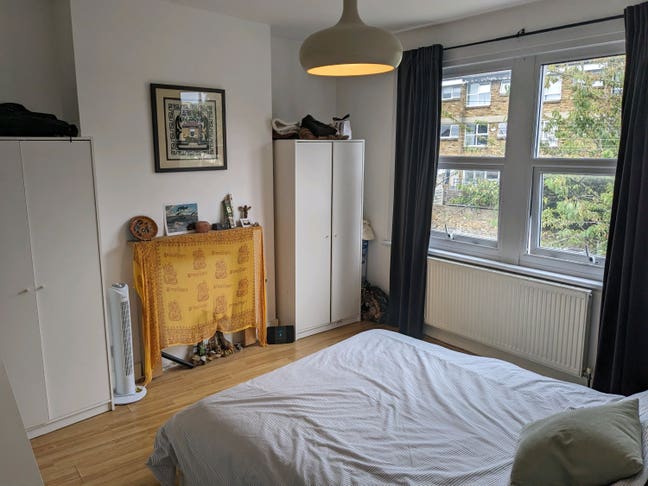 1 large double room for rent, move in date flexibl Main Photo