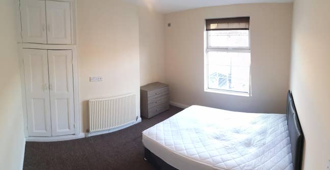 Double room close to town centre Main Photo