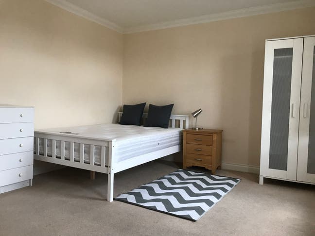 Fab Ensuite Room | Short walk to Town  Main Photo
