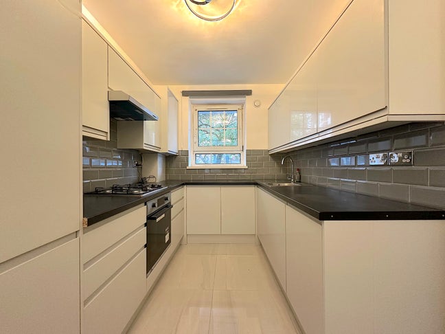 Brand New Renovated 4 Bedroom Available  Main Photo