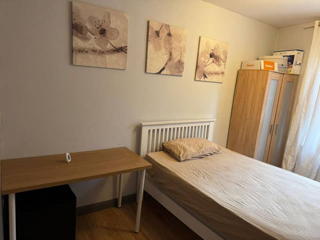 CR1.3 Newly Decorated Double Room Modern FlatShare Main Photo