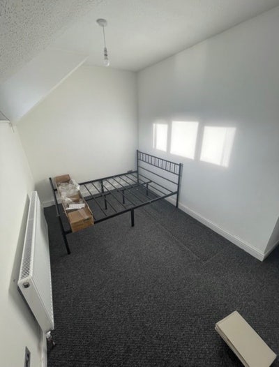 Cozy double bedroom in the heart of Uxbridge  Main Photo