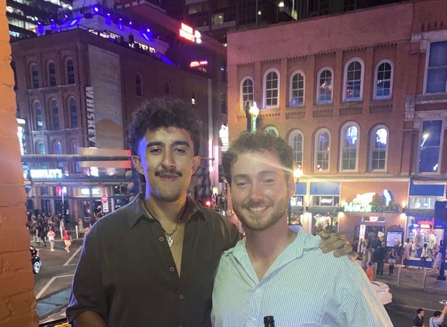 Young Professionals looking for flat or rooms  Main Photo