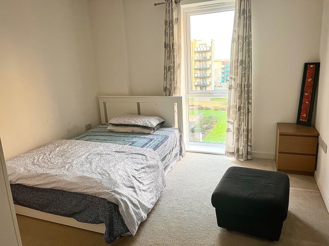 Modern Spacious Double room in Barking riverside Main Photo